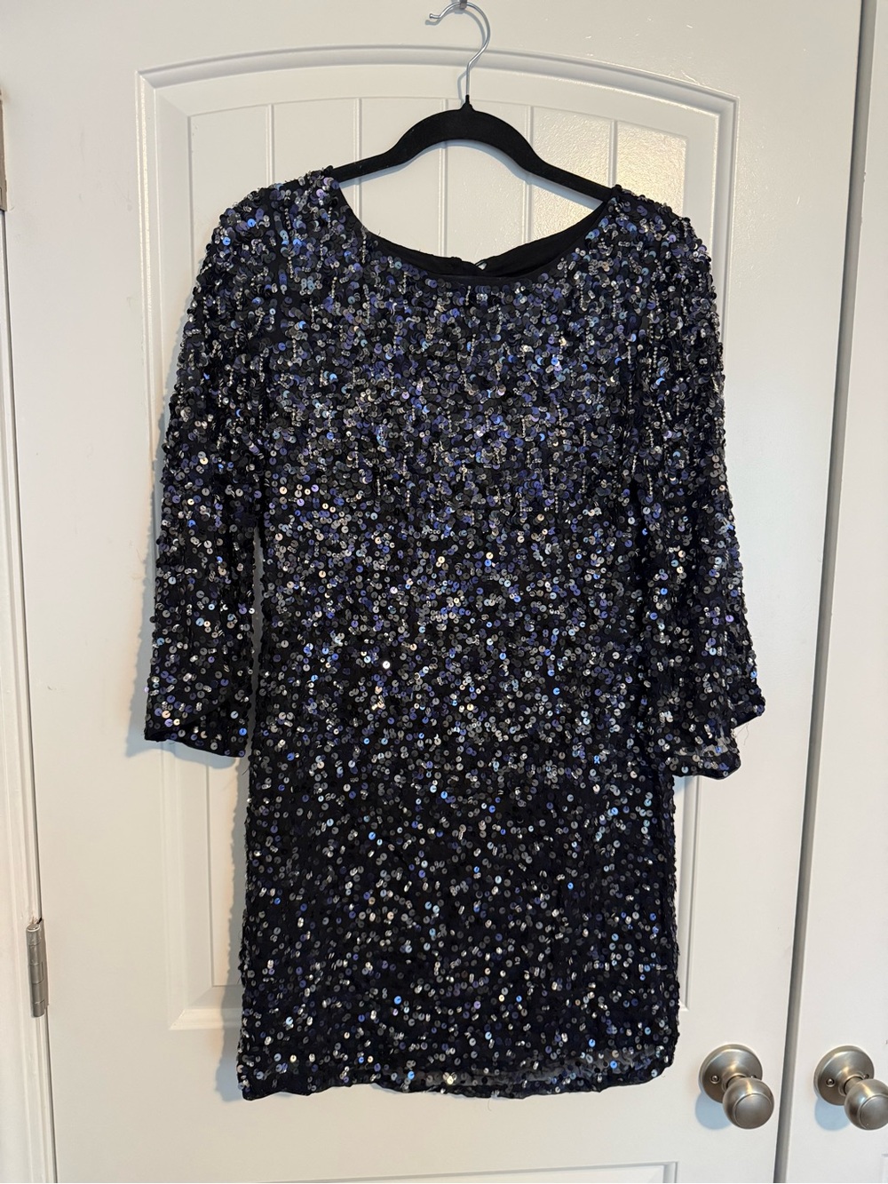 Alice + Olivia Black Sequin Open Back Cocktail Dress Bell Sleeve Size Medium